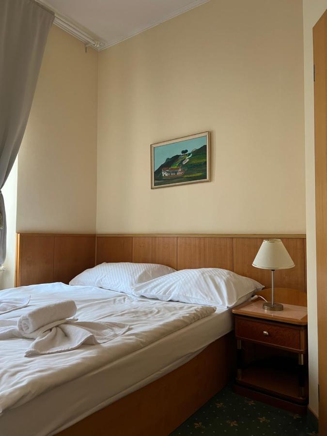 Economy Double Room,1498577476:JPEG
